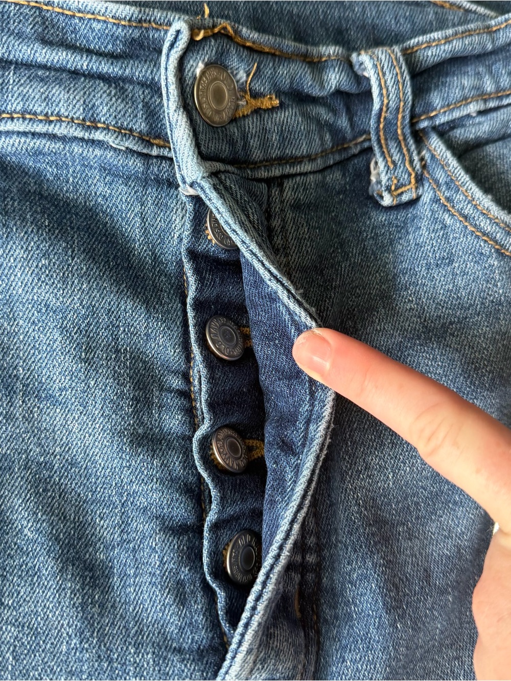 Old Navy Classic Distressed Straight-Leg Blue Jeans - Picture 3 of 7